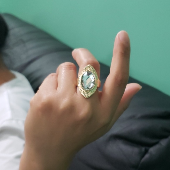 NEW!!BEAUTIFUL RING!!! - Picture 3 of 4